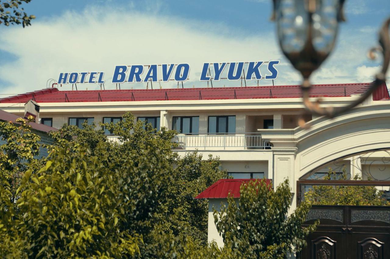 Bravolyuks Hotel Yrgench Exterior foto